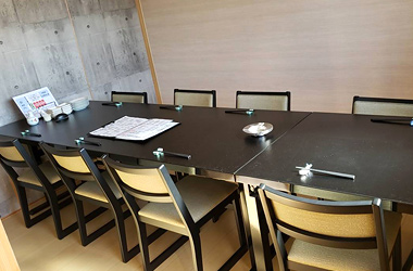 テーブル6名様席 × 1