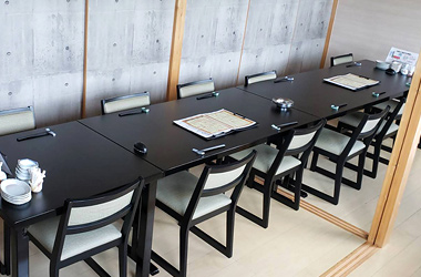 テーブル6名様席 × 1